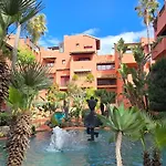 Apartamento Beachside Penthouse Elviria 2 Bedrooms, Pools Open Year, Gym & Parking Marbella